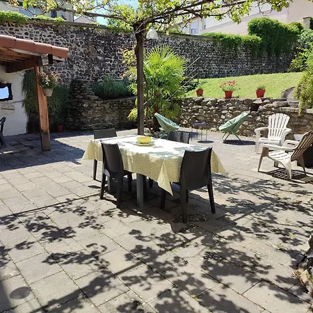 Puy-en-velay : Charmant 2 Avec Jardin Clos, Proche Centre Historique Et Depart St Jacques. - Fr-1-582-459 Bed & Breakfast Le Puy-en-Velay